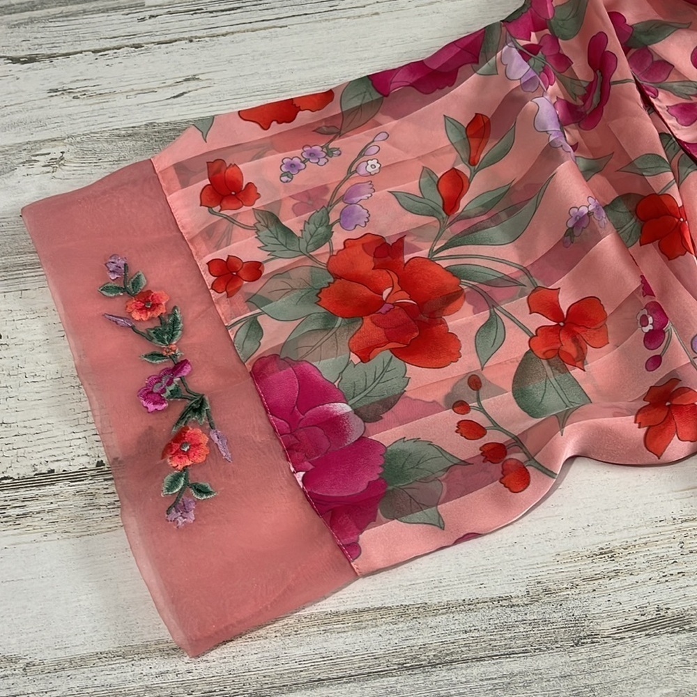 Victoria’s Secret Vintage Robe - Picture 4 of 9